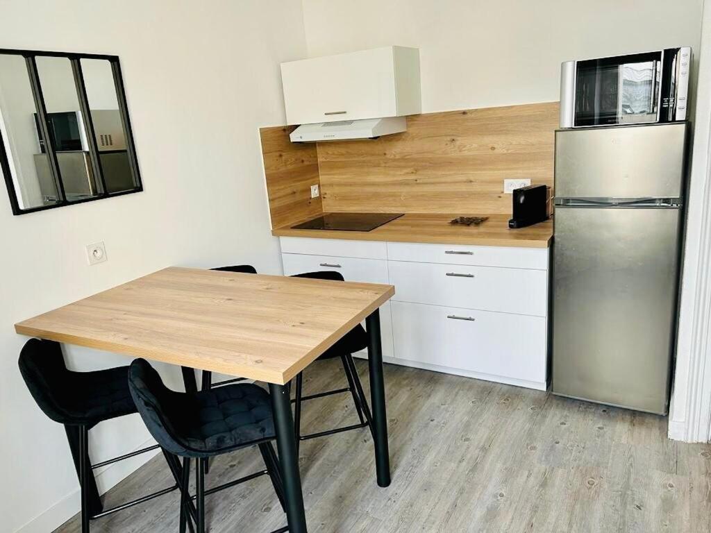Au Coeur De Ville Laval  Bagian luar foto