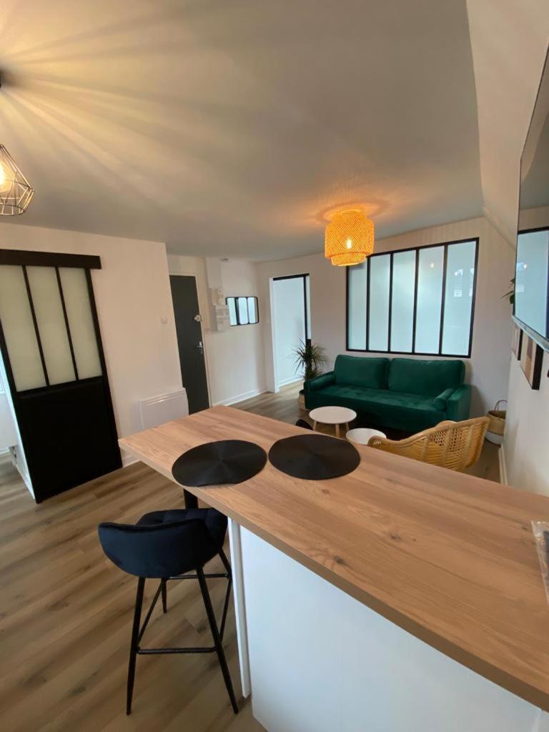 Au Coeur De Ville Laval  Ruang foto